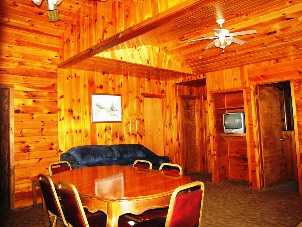 Depe Dene Resort Lake George Room photo